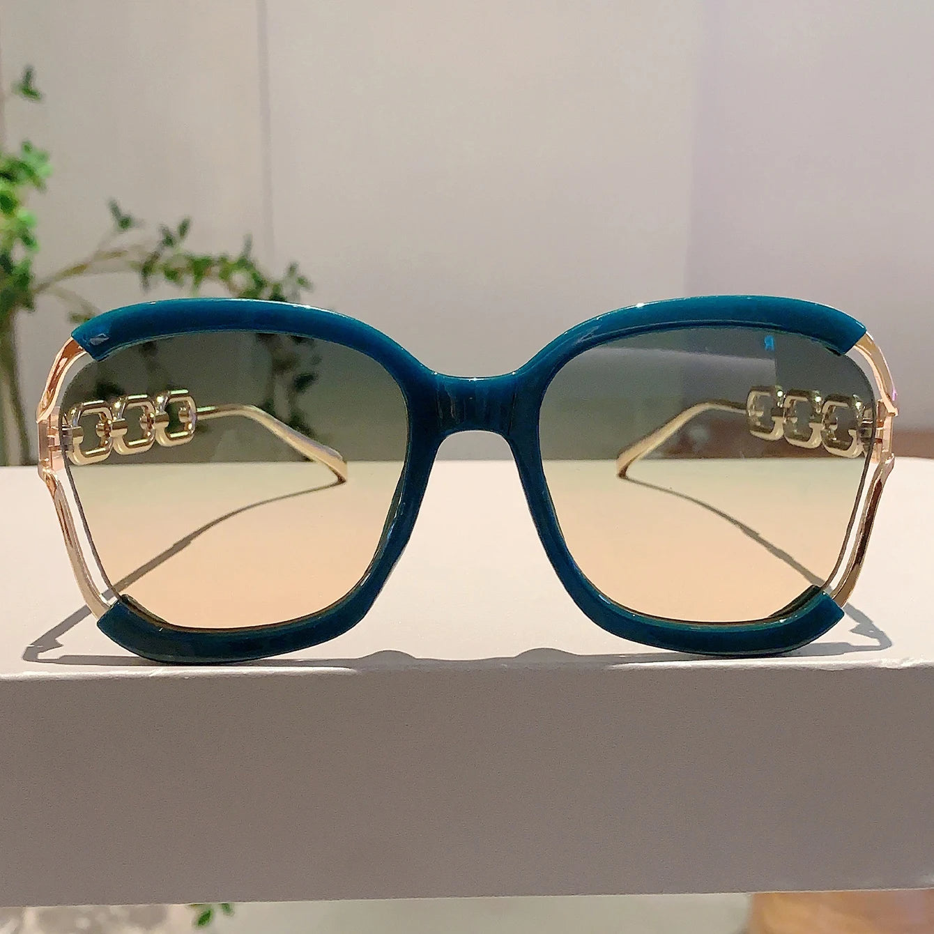 Soleil Chain-Link Gradient Frame Eyewear