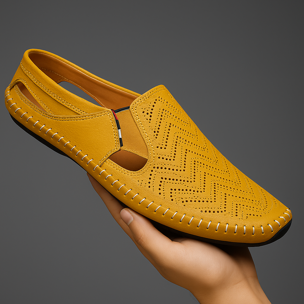 Le Flaneur Navy Cut-Out Loafer