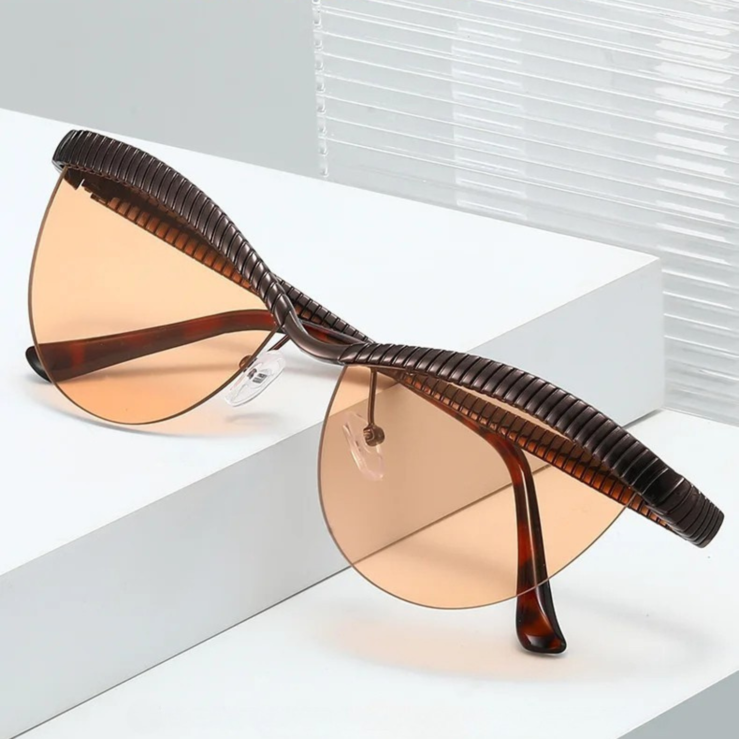 Minerva Fluted Frame