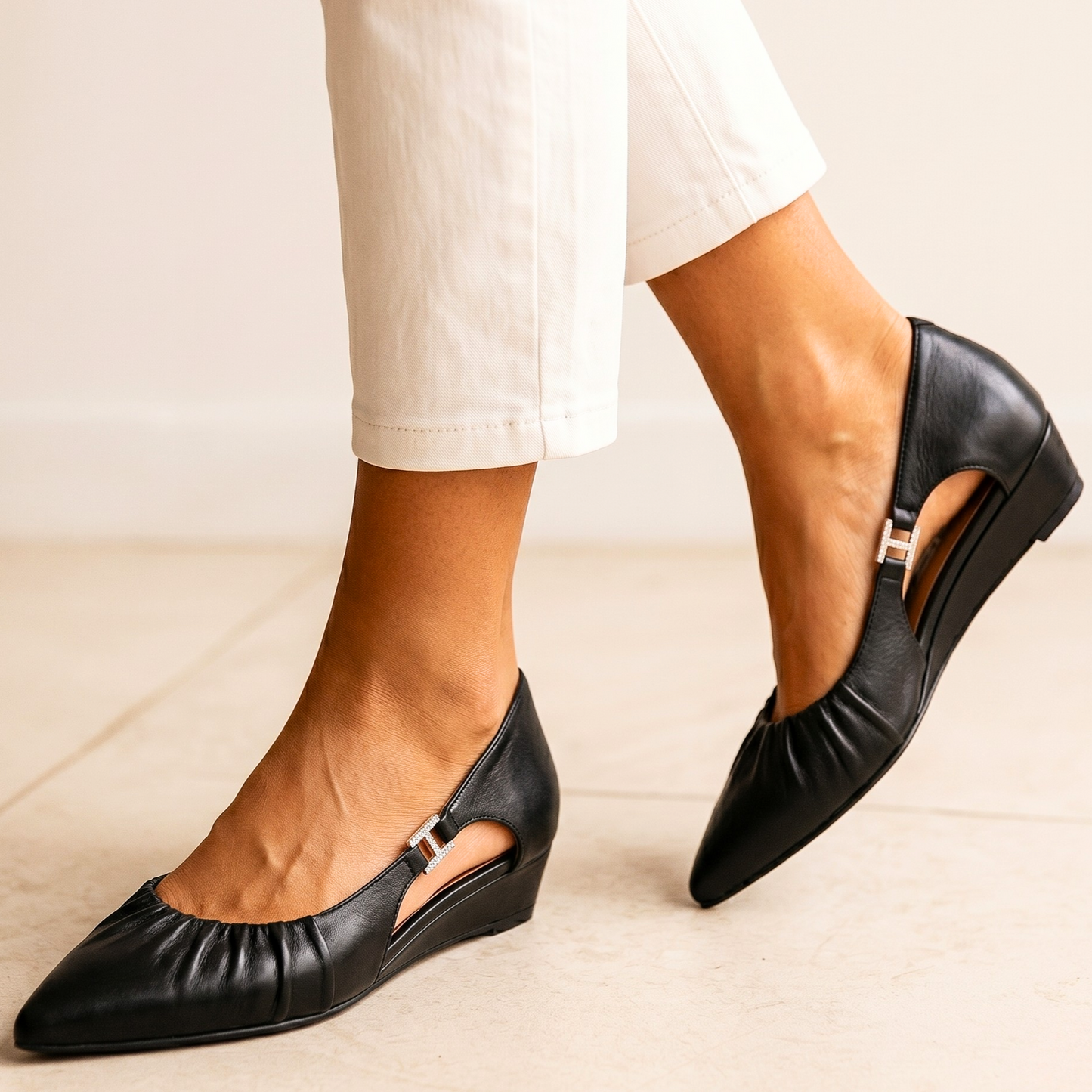 Lumière Cut-Out Toe Slipper