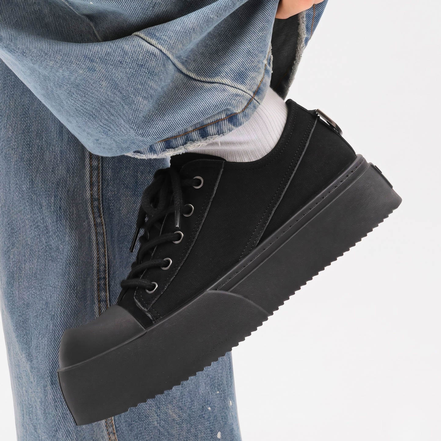 Hawthorne Suede Trainer