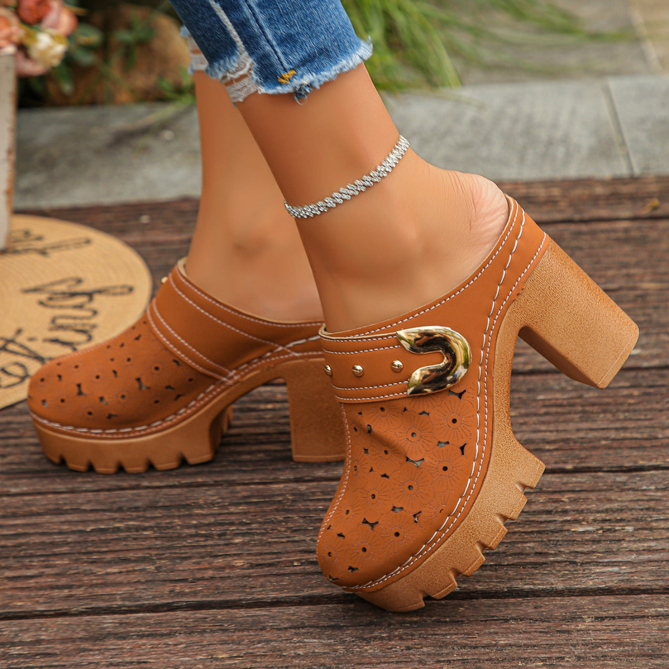 Sabot Doré Découpe Heel