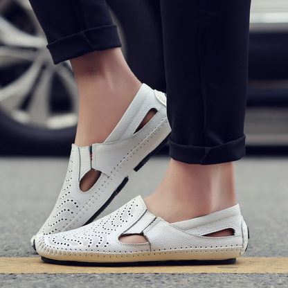 Le Flaneur Navy Cut-Out Loafer
