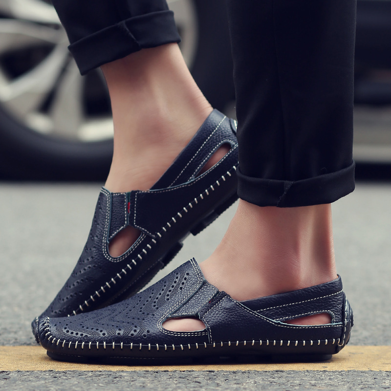 Le Flaneur Navy Cut-Out Loafer