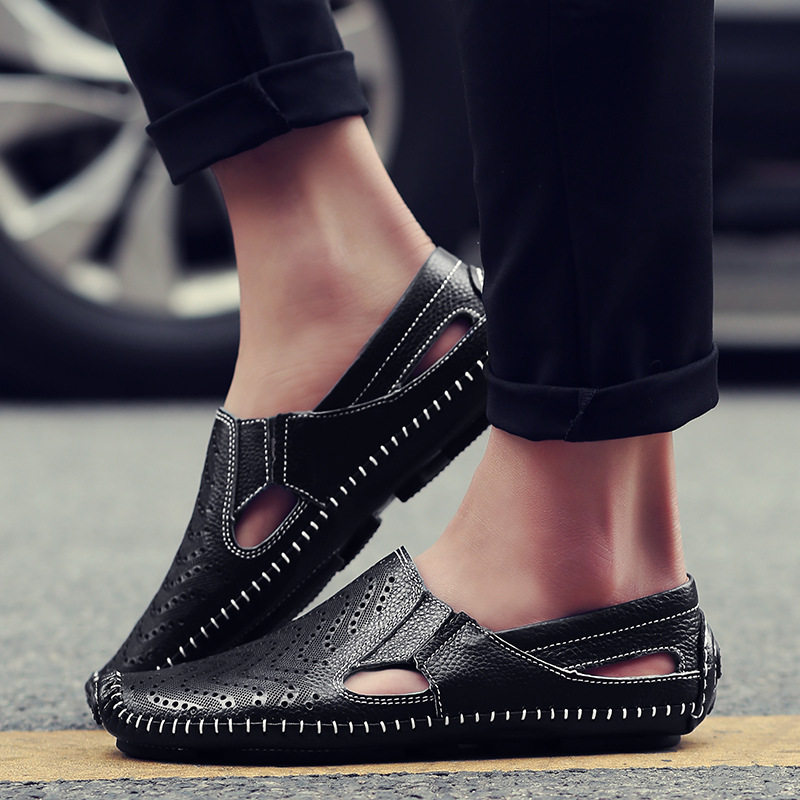 Le Flaneur Navy Cut-Out Loafer