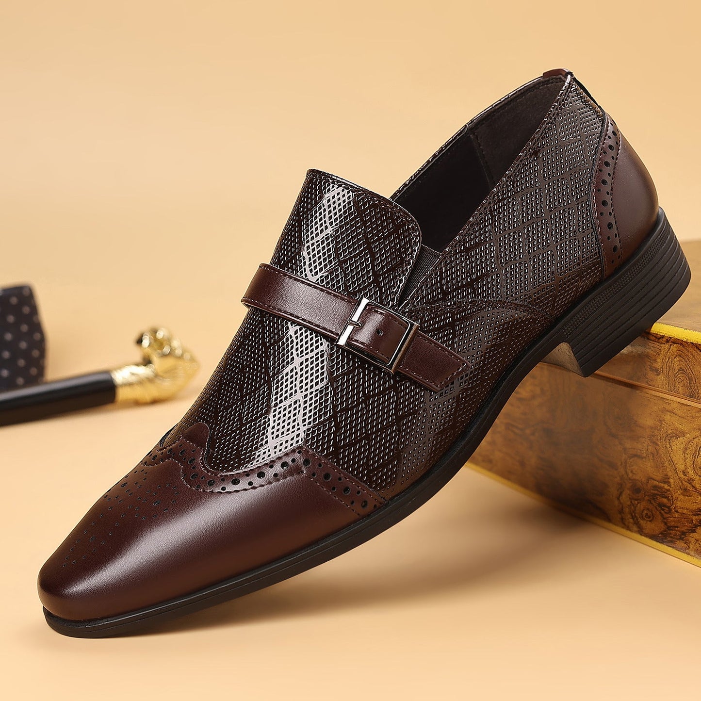Serpentine Detail Dress Shoe
