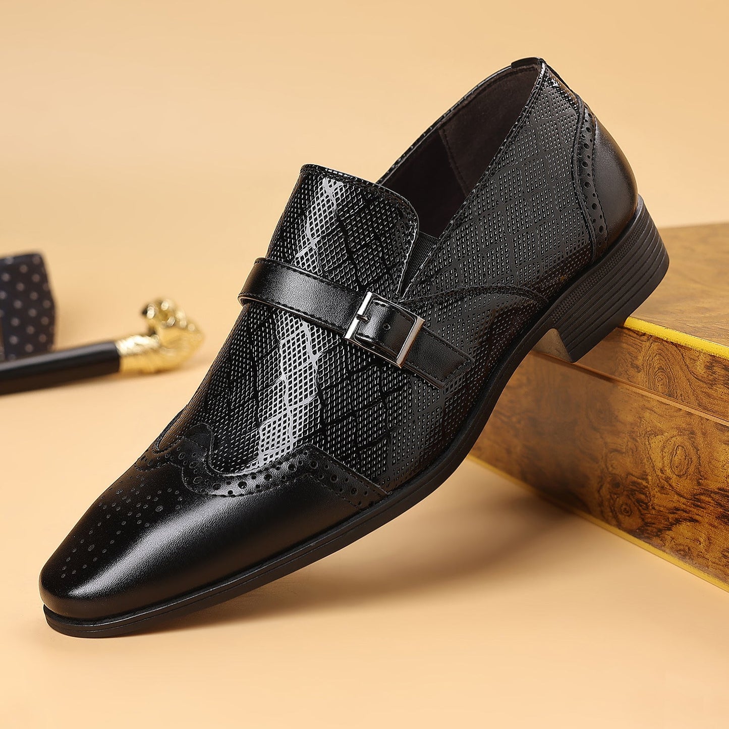 Serpentine Detail Dress Shoe