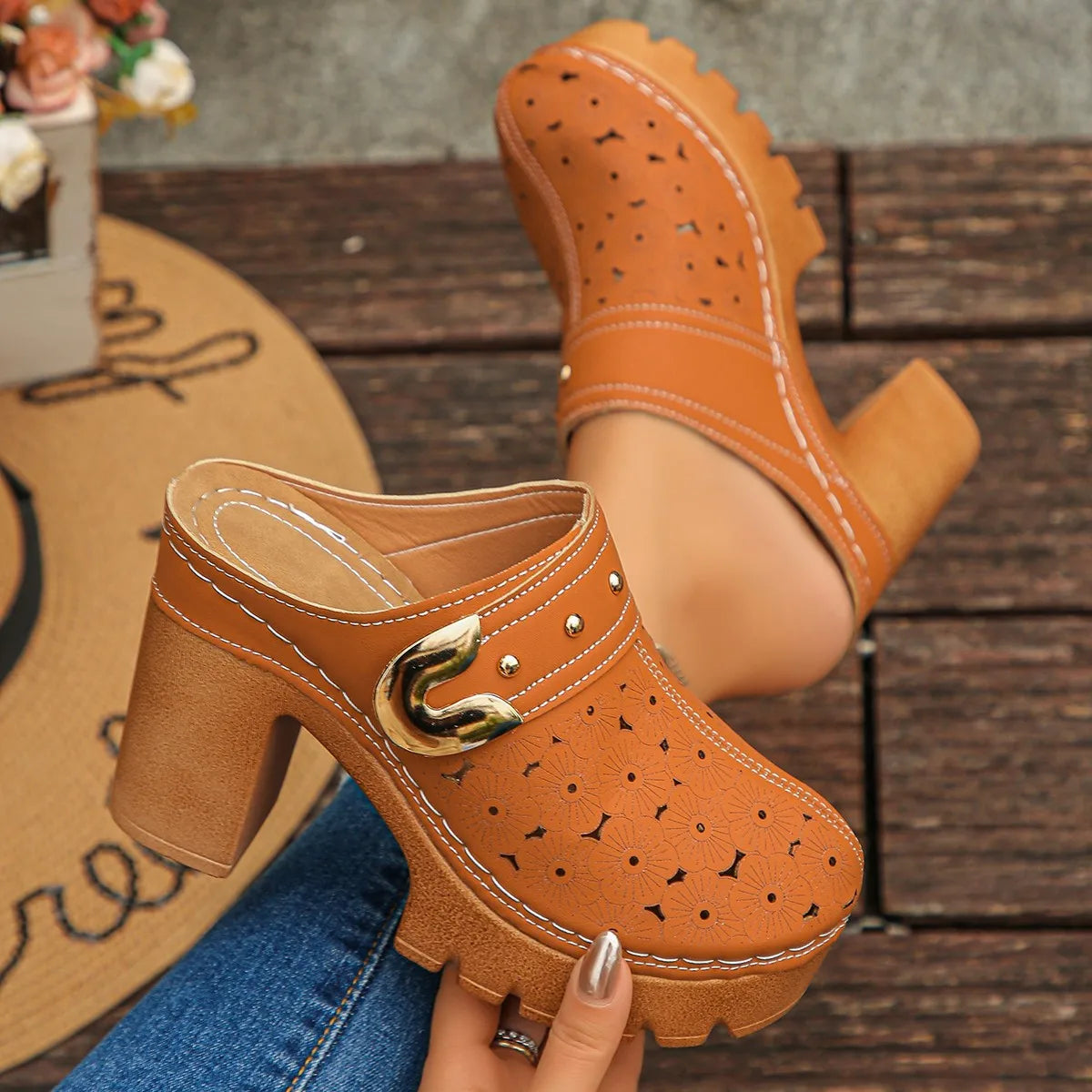 Sabot Doré Découpe Heel