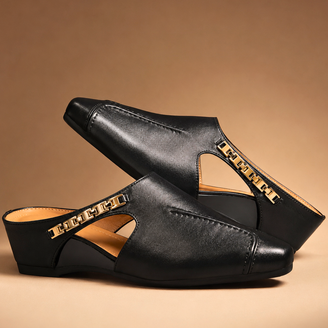 The Chambord — Chain-Trim Cutaway Leather Slide