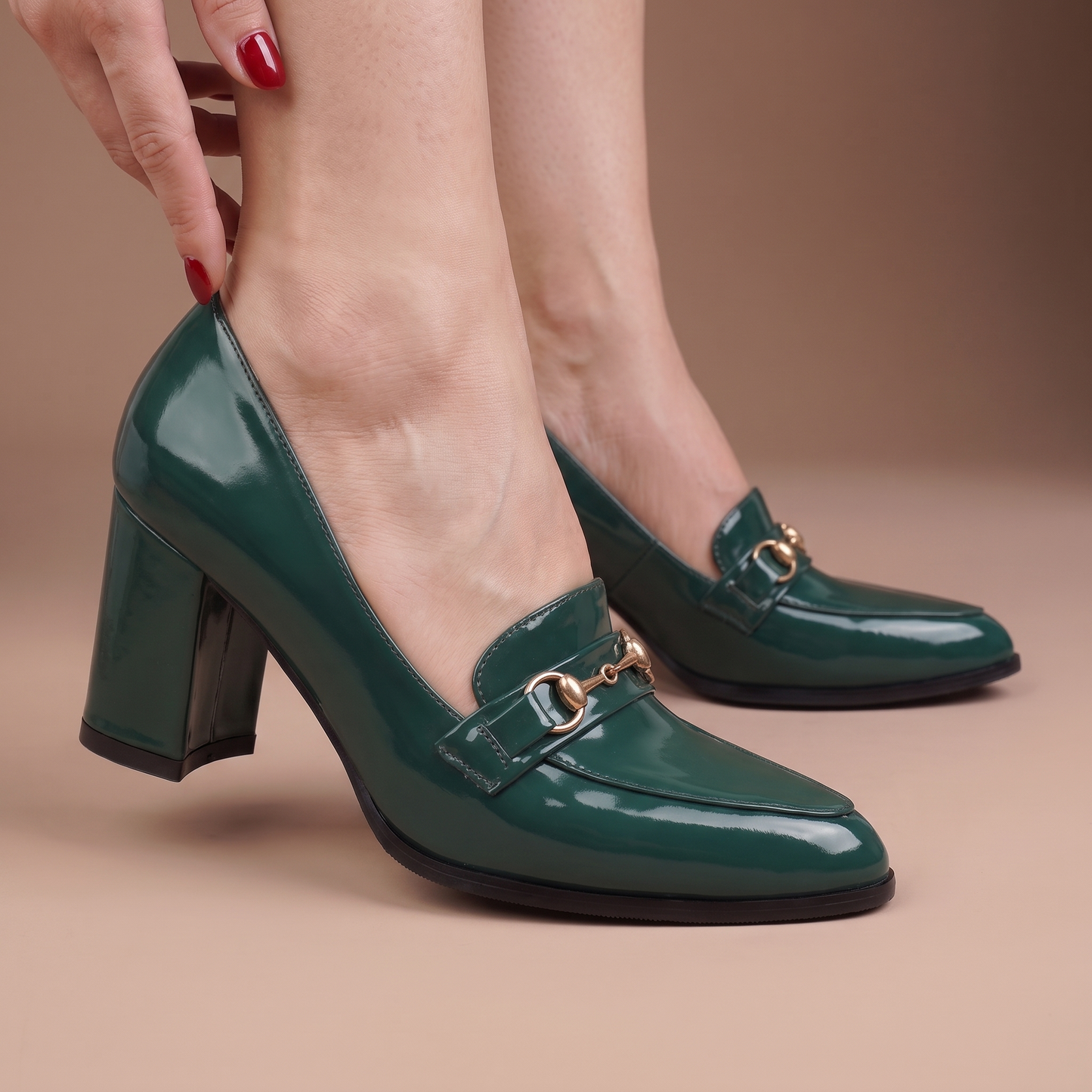 Vesper Patent Horsebit Pump