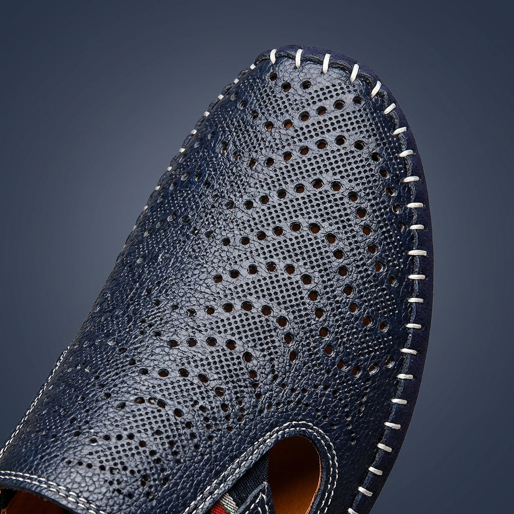 Le Flaneur Navy Cut-Out Loafer