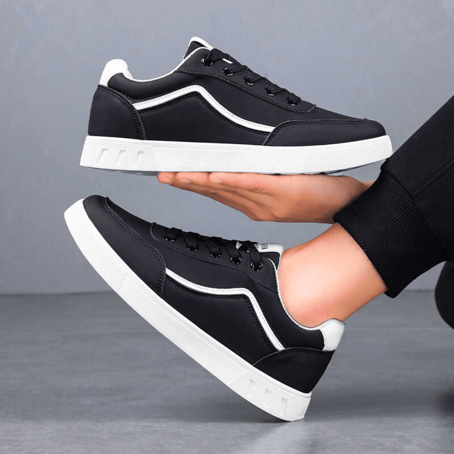 Estival Noir Leather Skate Low